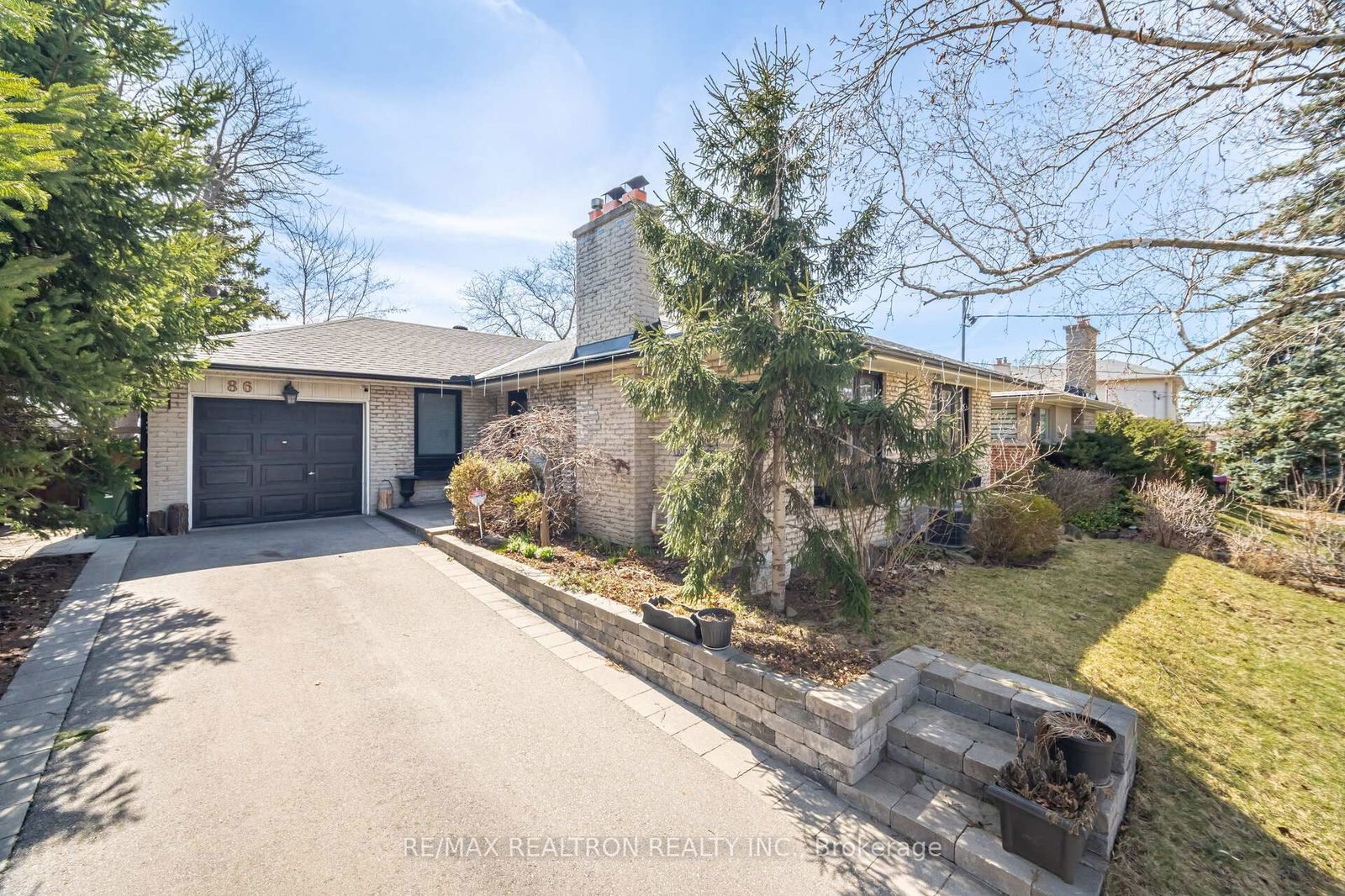 Detached House for sale at 86 Crendon Drive, Toronto, Etobicoke West Mall, M9C 3H3 - MLS: W12144313