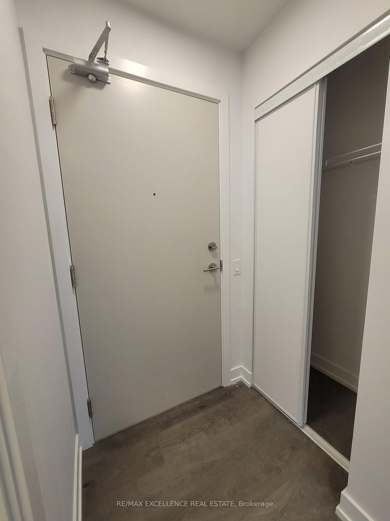 1008S - 215 Veterans Dr, Brampton, L7A 4S6 | Image 2