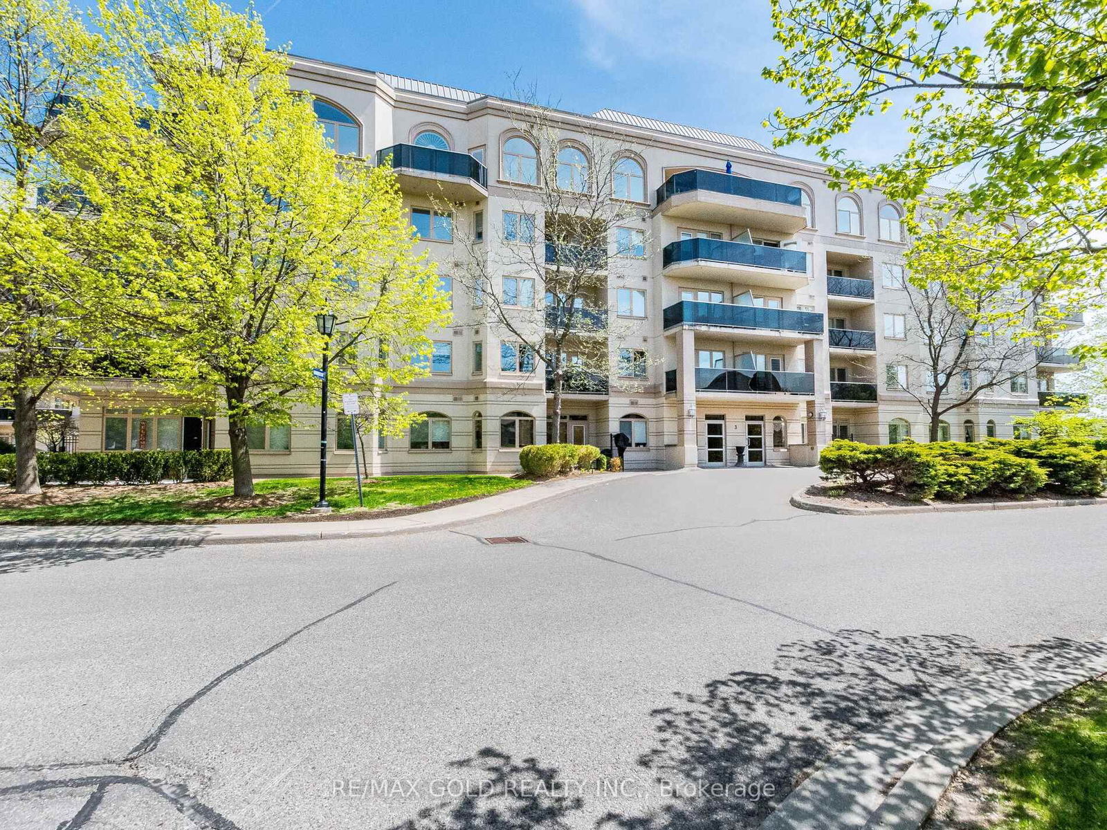 Condo for sale at 201-3 Dayspring Circle, Brampton, Goreway Drive Corridor, L6P 1B7 - MLS: W12144520