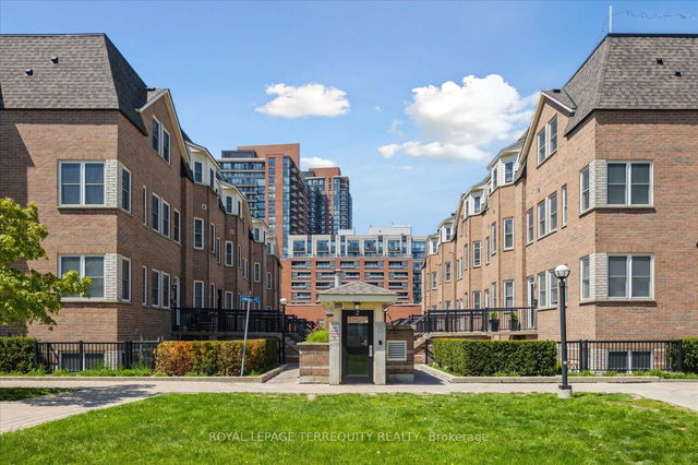 61 - 760 Lawrence Avenue