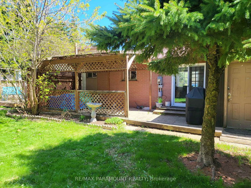 15 Lawrence Ave, Orangeville, L9W 1S5 | Image 2