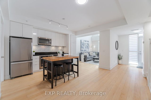 C211 - 5260 Dundas Street