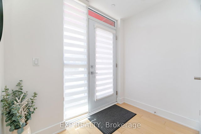 C211 - 5260 Dundas Street