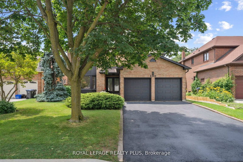 4344 Dallas Crt, Mississauga, L4W 4G7 | Image 2