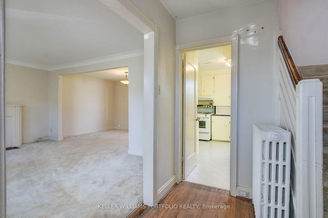 8 Sunnylea Avenue W