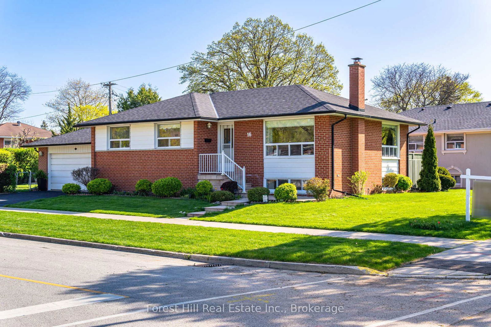 Detached House for sale at 16 Bethwin Place, Toronto, Willowridge-Martingrove-Richview, M9R 2C4 - MLS: W12145089