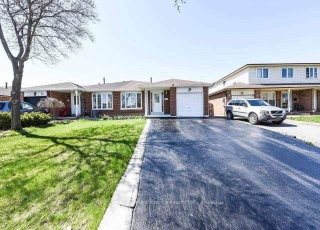 24 Manitou Crescent