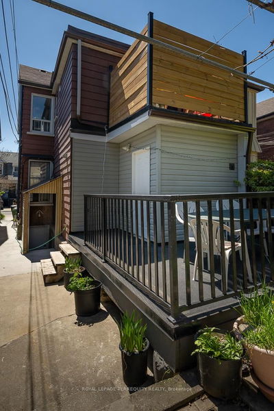 10 Burnfield Ave, Toronto - Dovercourt-Wallace Emerson-Junction image-0-2