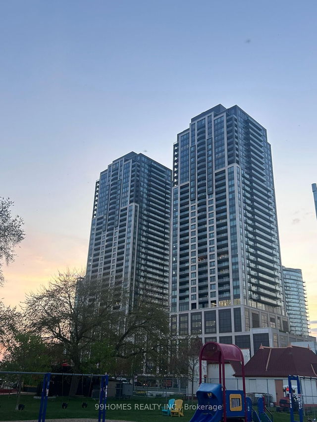 1216 - 1926 Lakeshore Boulevard