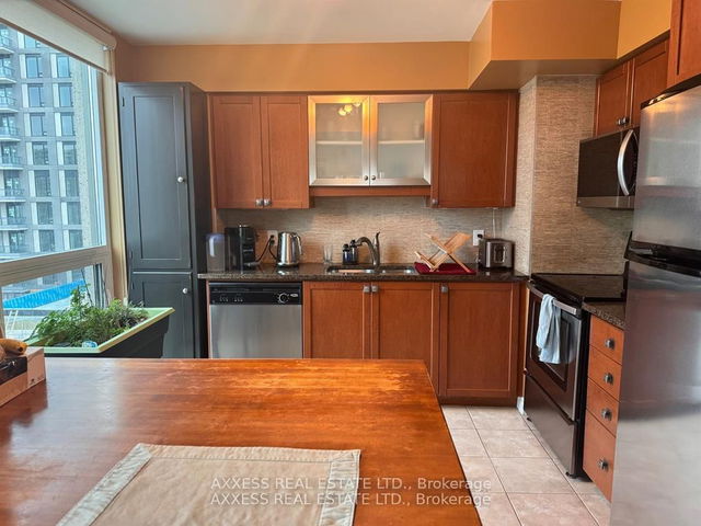 903 - 208 Enfield Place