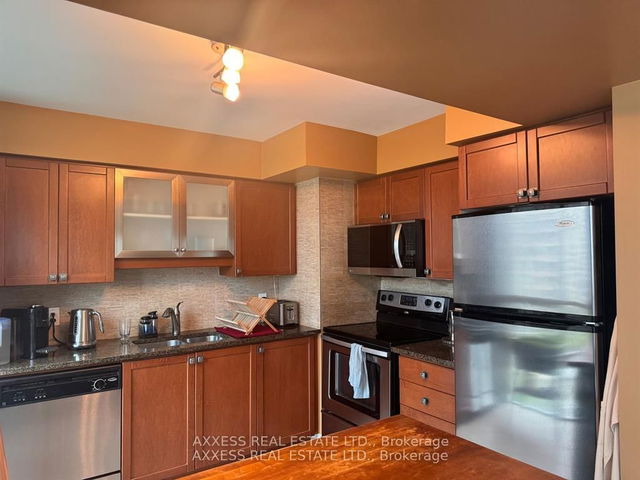 903 - 208 Enfield Place