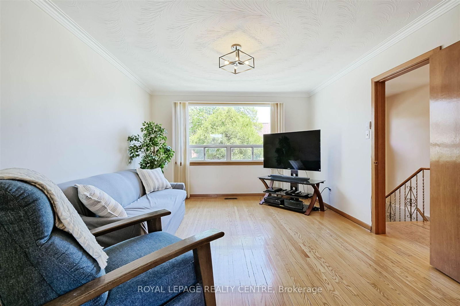 Detached House for sale at 852 Ossington Avenue, Toronto, Dovercourt-Wallace Emerson-Junction, M6G 3V1 - MLS: W12145737