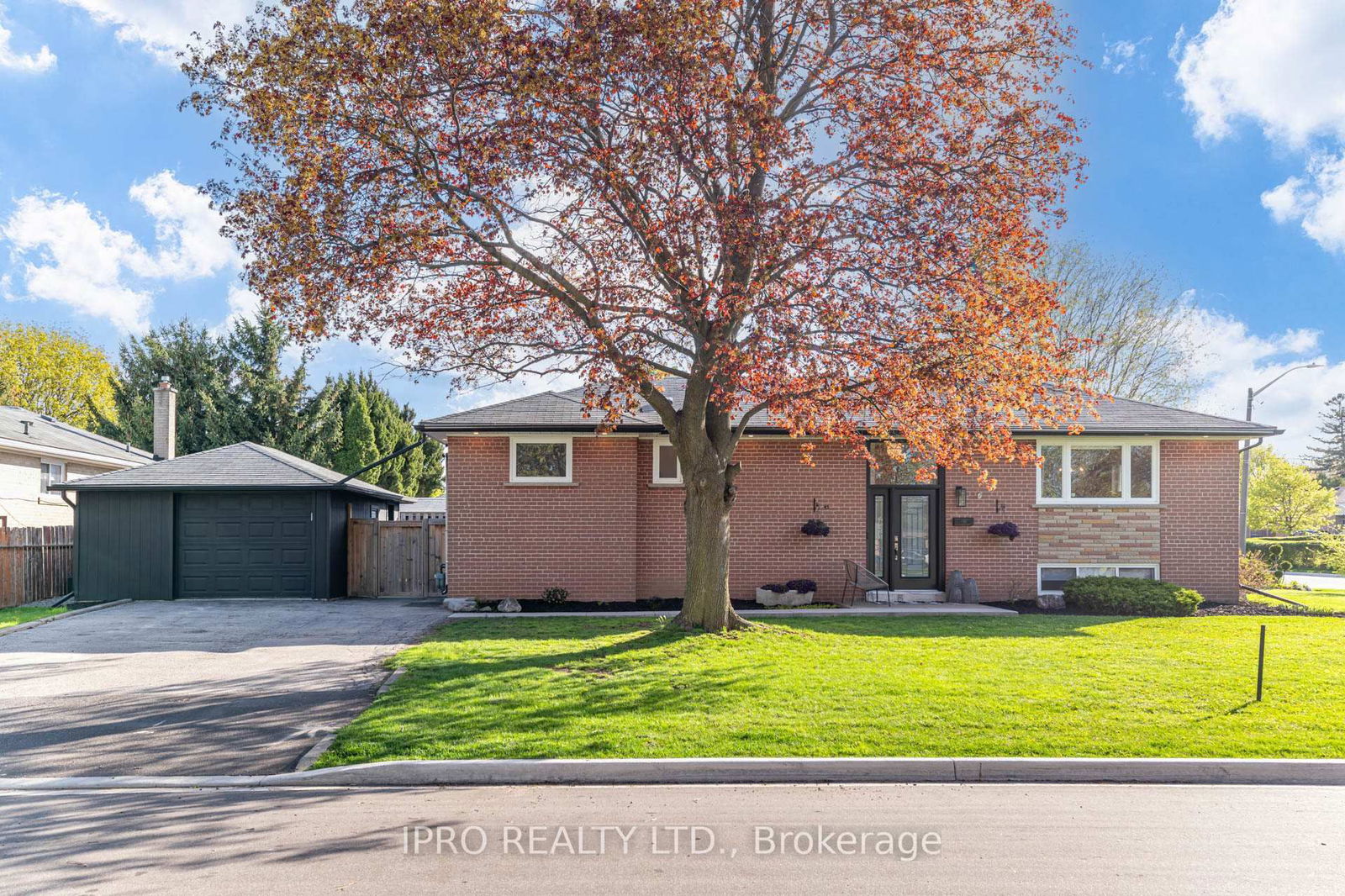 Detached House for sale at 43 Sherwood Crescent, Brampton, Northwood Park, L6X 2C9 - MLS: W12145750