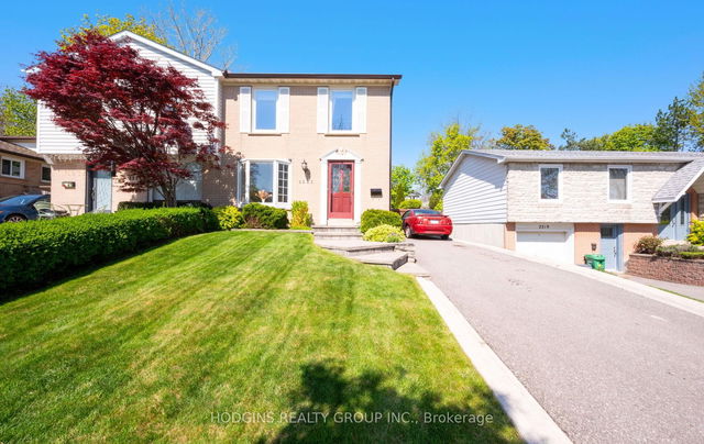 2223 Blue Beech Crescent