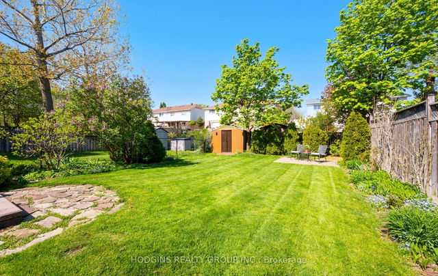 2223 Blue Beech Crescent