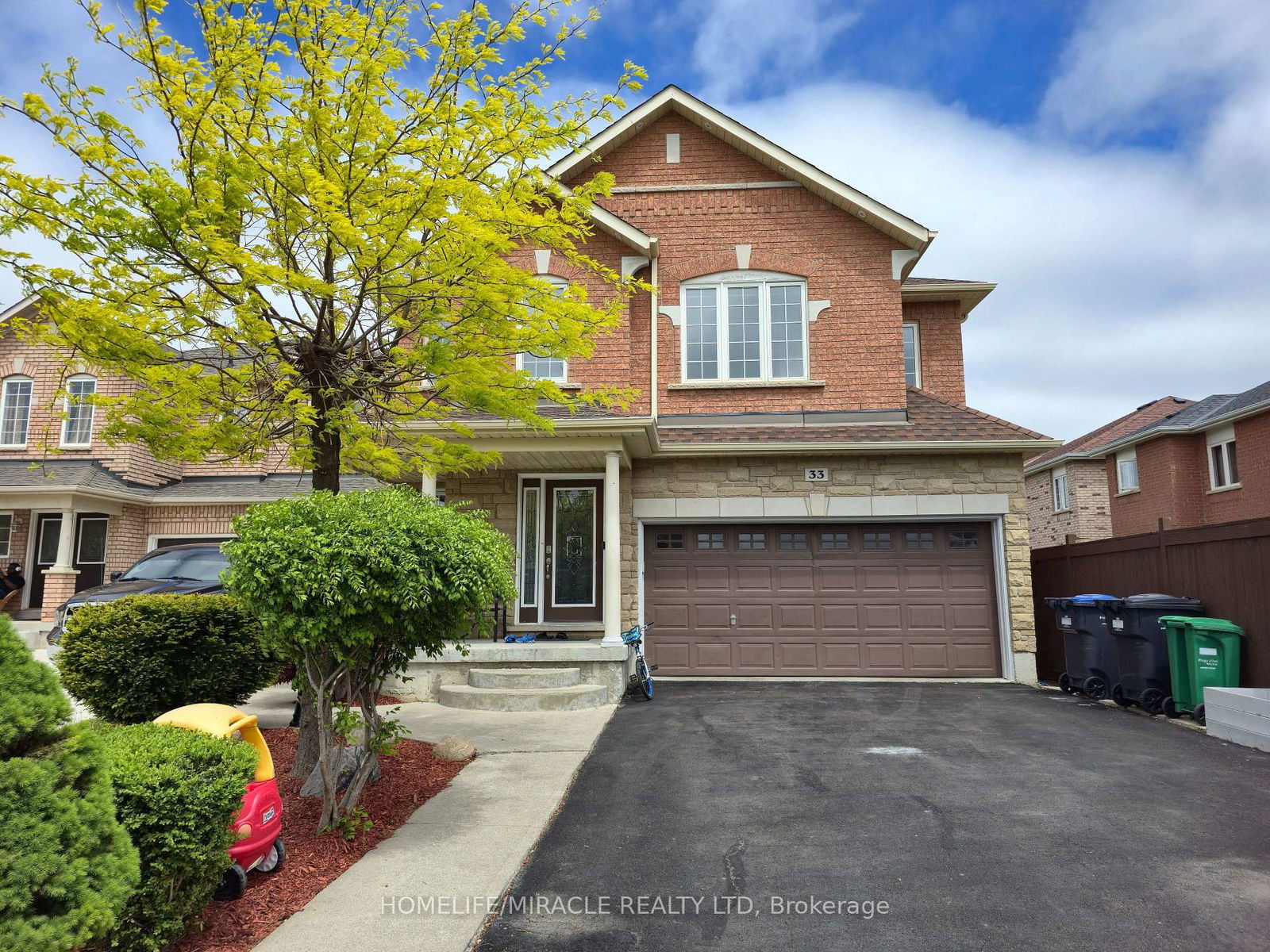 Detached House for sale at 33 Atira Avenue, Brampton, Fletcher's Meadow, L7A 3V1 - MLS: W12145960