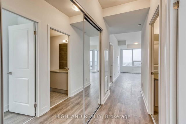 1603 - 297 Oak Walk Drive