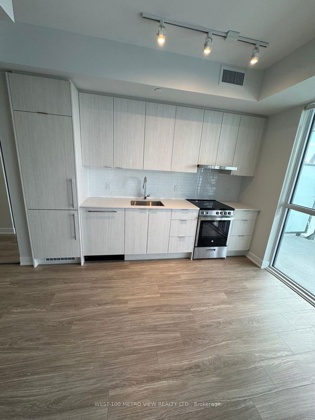 3704 - 430 Square One Drive