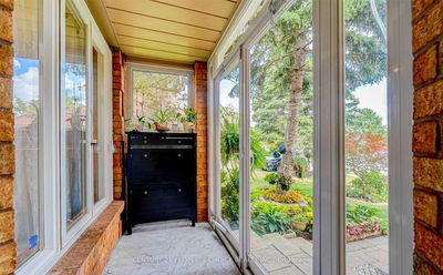 1162 Leewood Dr, Oakville - Glen Abbey image-0-1
