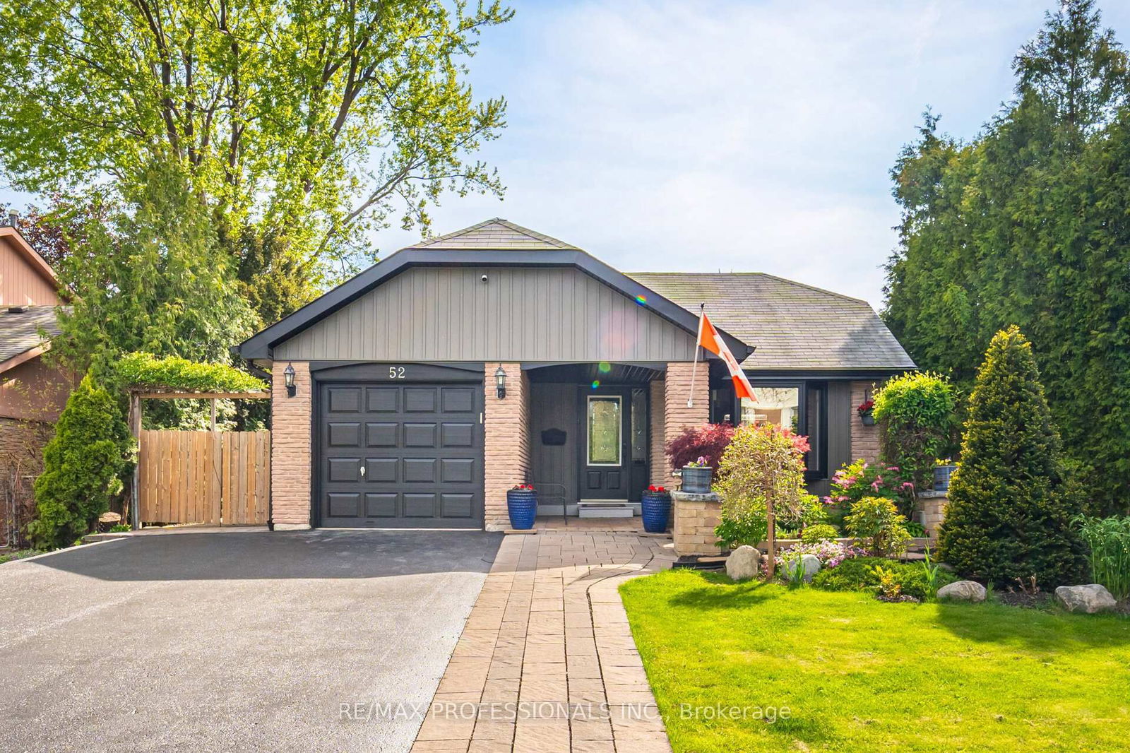Detached House for sale at 52 Lorraine Crescent, Brampton, Westgate, L6S 2R7 - MLS: W12146347