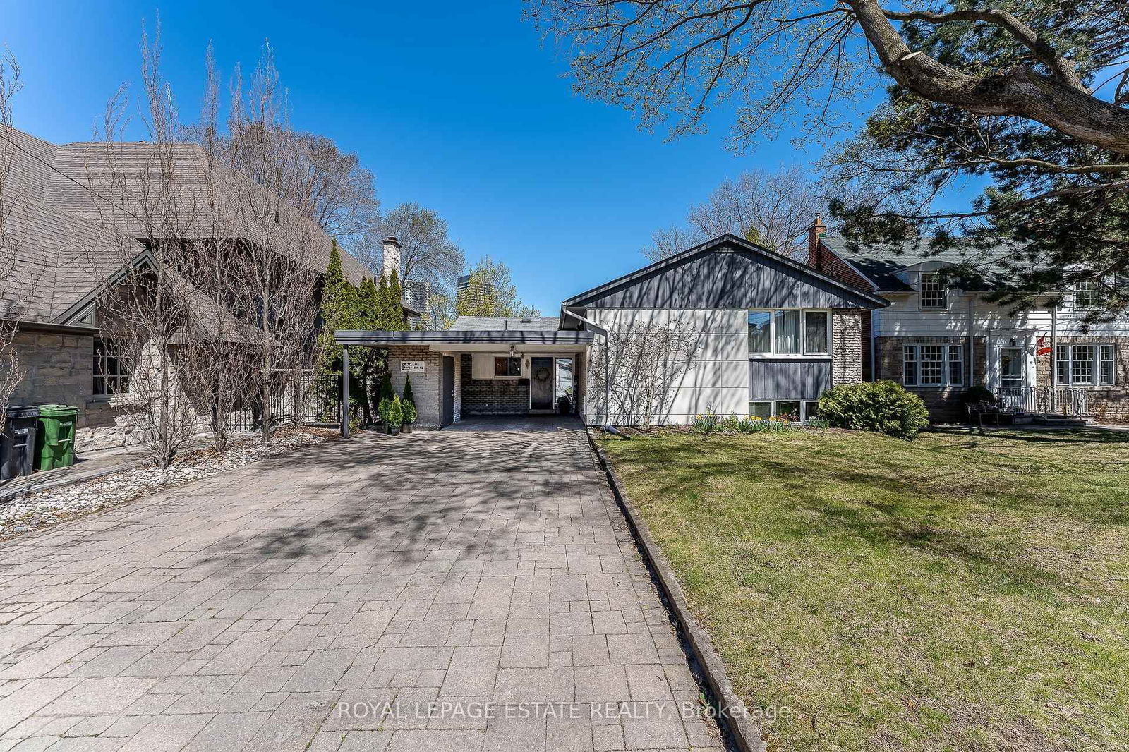 Detached House for sale at 11 Riverlea Road, Toronto, Humber Heights, M9P 2B1 - MLS: W12146429