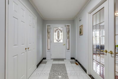 403 Glenashton Dr, Oakville - Wedgewood Creek image-0-4