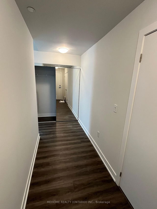 4906 - 430 Square One Drive