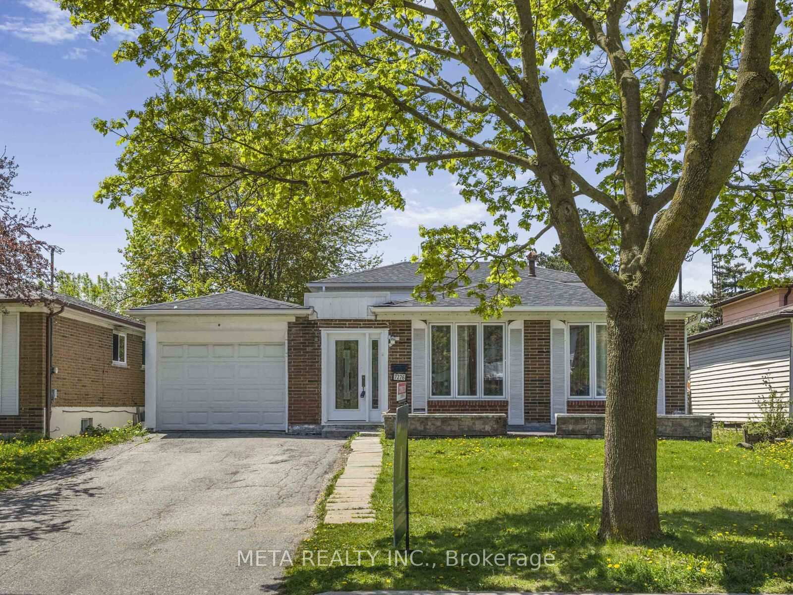 Detached House for sale at 7276 Topping Road, Mississauga, Malton, L4T 2Y5 - MLS: W12146582