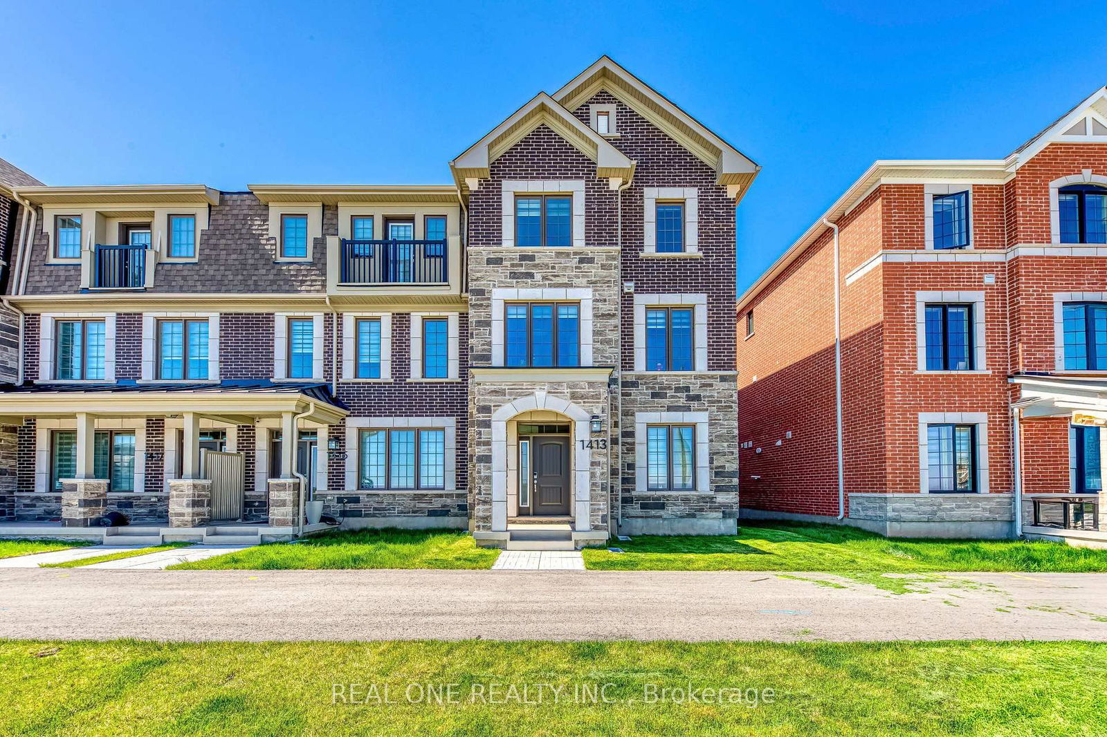 Townhouse for lease at 1413 William Halton Pkwy, Oakville, Northwest, L6M 5P2 - MLS: W12146644