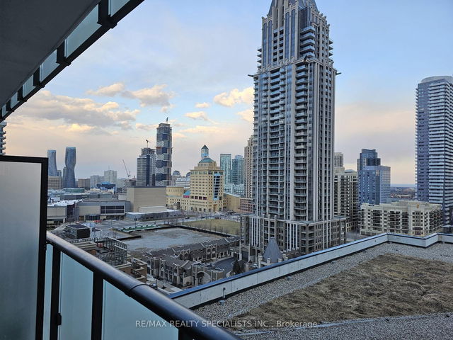 1204 - 430 Square One Drive