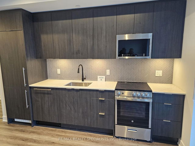1204 - 430 Square One Drive
