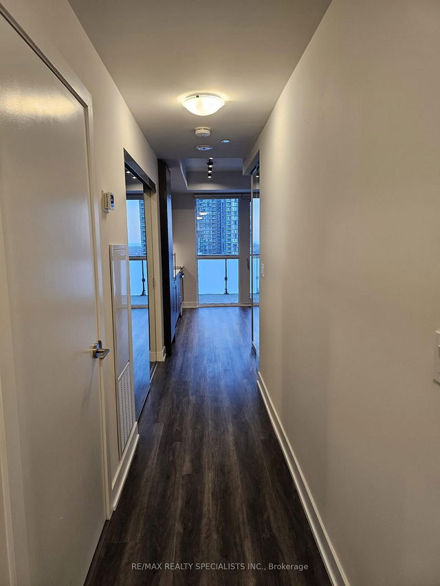 1204 - 430 Square One Drive