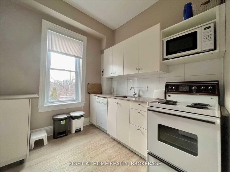 2 - 164 Trafalgar Rd, Oakville, L6J 3G6 | Image 2