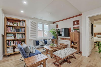 105 Runnymede Rd, Toronto - High Park-Swansea