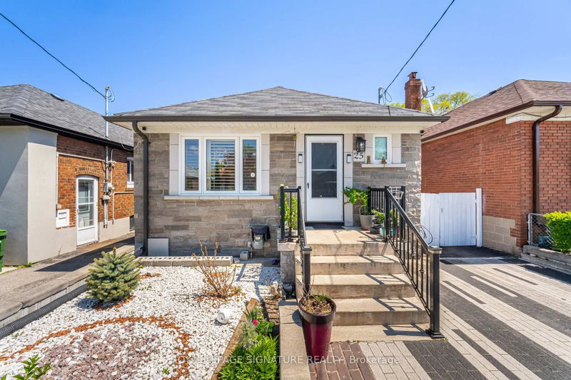25 Handel St, Toronto - Rockcliffe-Smythe image-0-0