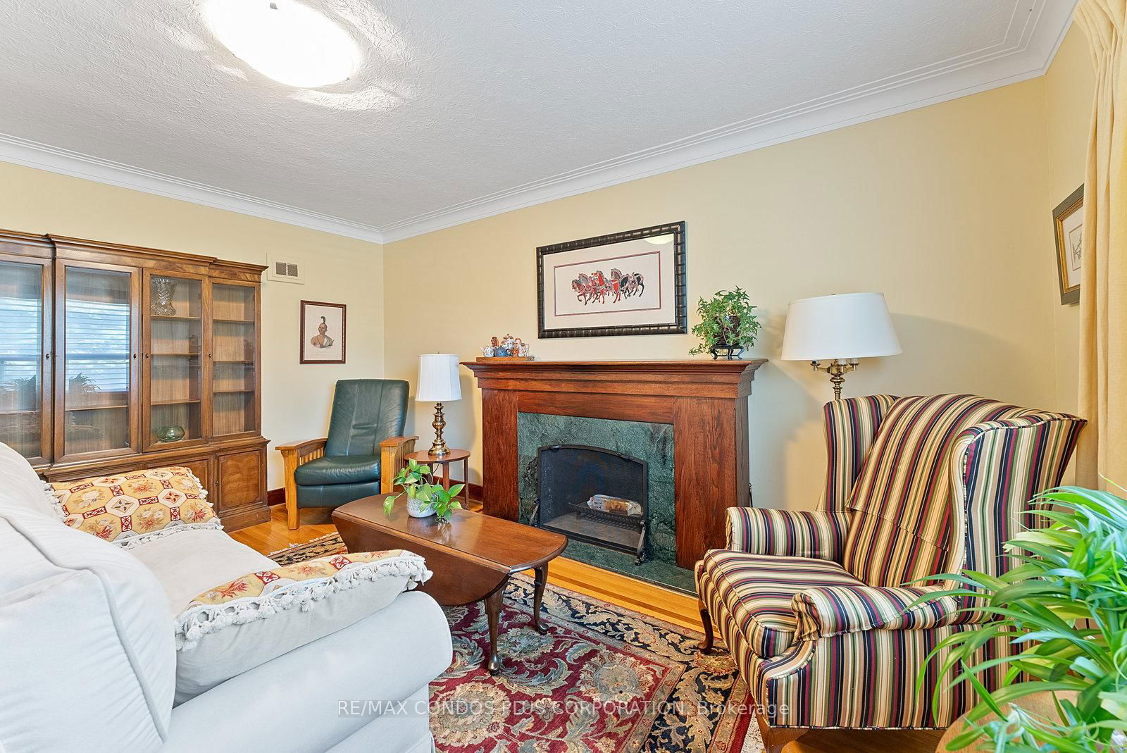 Listing photo 3