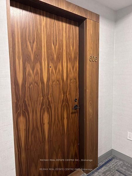 606 - 509 Dundas St W, Oakville, L6M 5P4 | Image 3