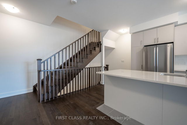 1401 COURTLEIGH Trail