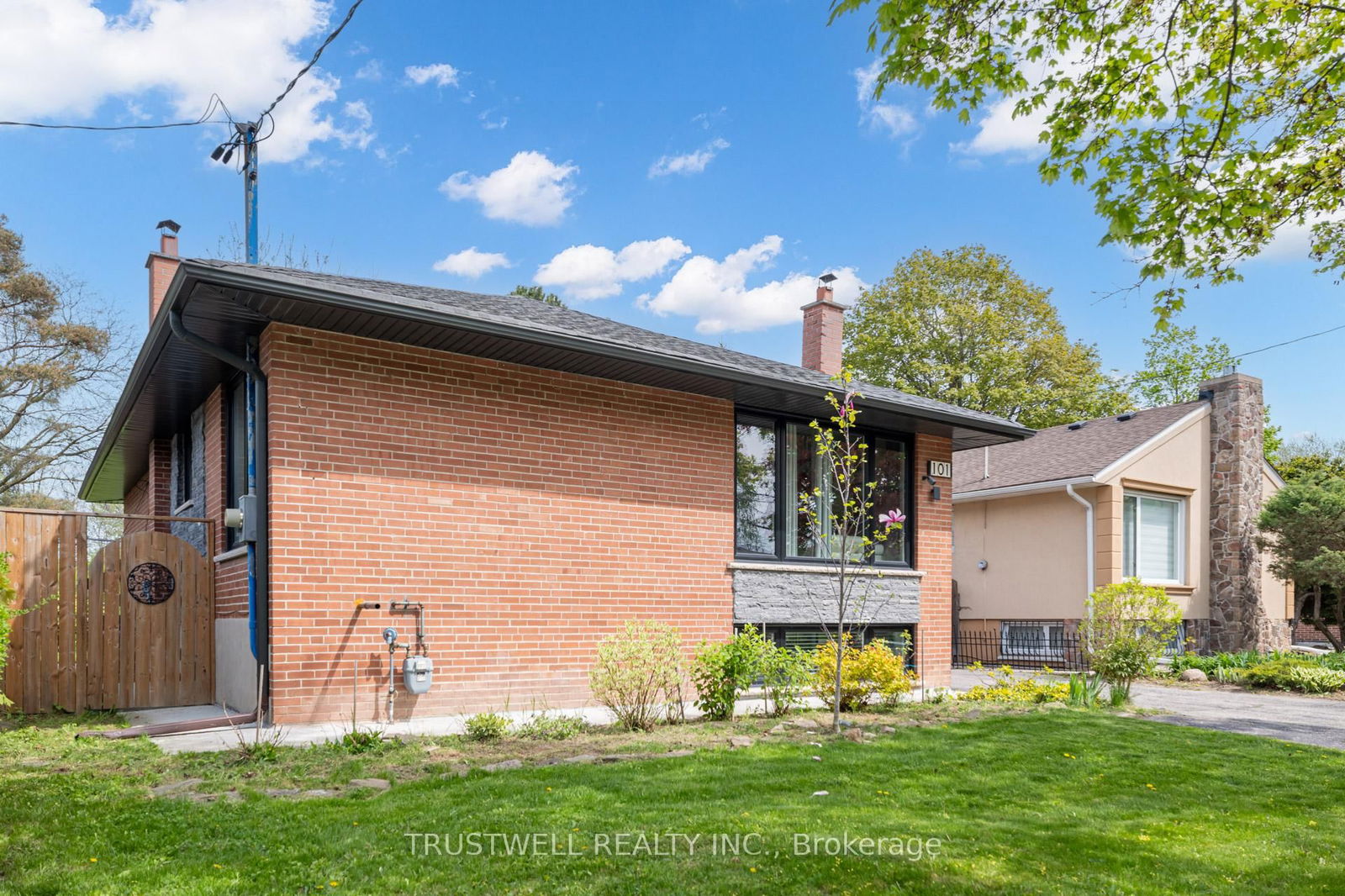 Detached House for sale at 101 Wincott Drive, Toronto, Kingsview Village-The Westway, M9R 2P5 - MLS: W12147553