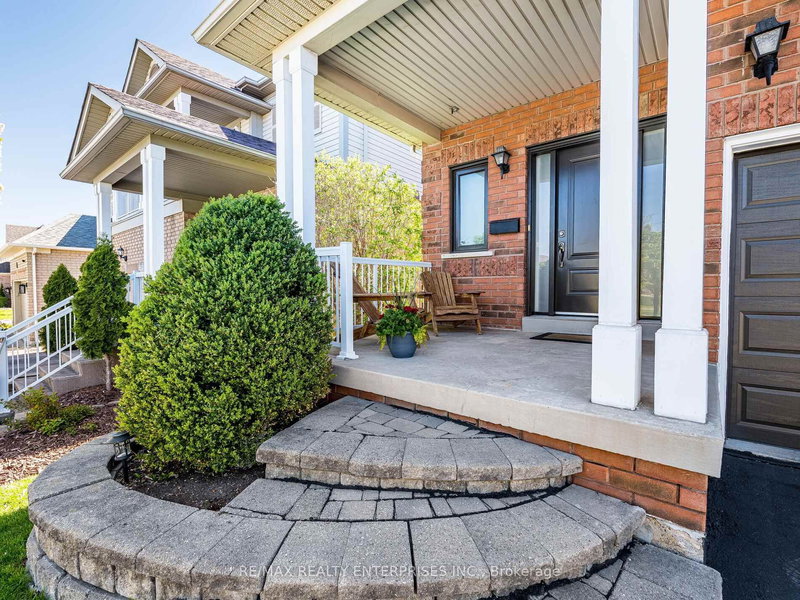 256 Sherwood Rd, Milton, L9T 7C3 | Image 3