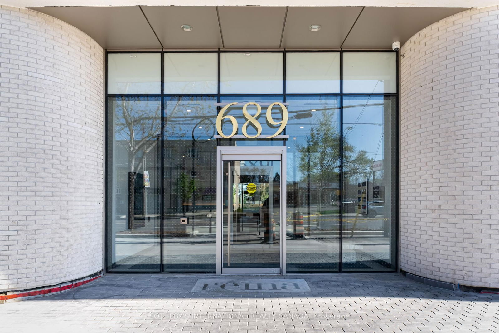 Condo for lease at 805-689 THE QUEENSWAY N/A, Toronto, Stonegate-Queensway, M8Y 1L1 - MLS: W12147867