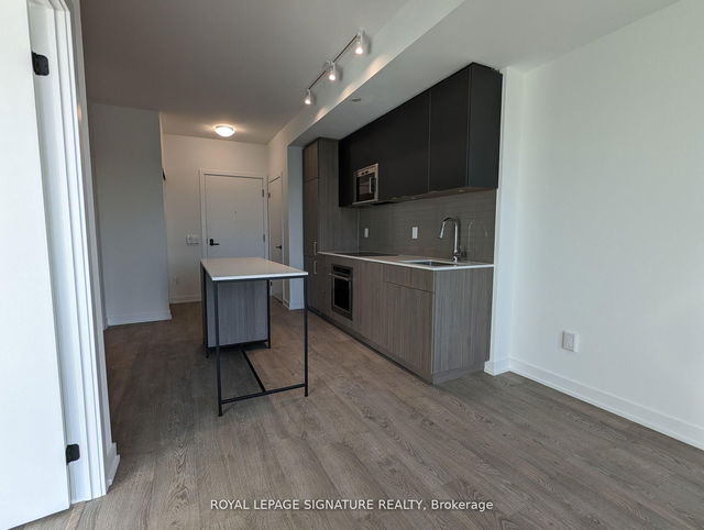 334 - 215 Lakeshore Road