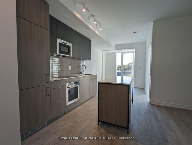 334 - 215 Lakeshore Road