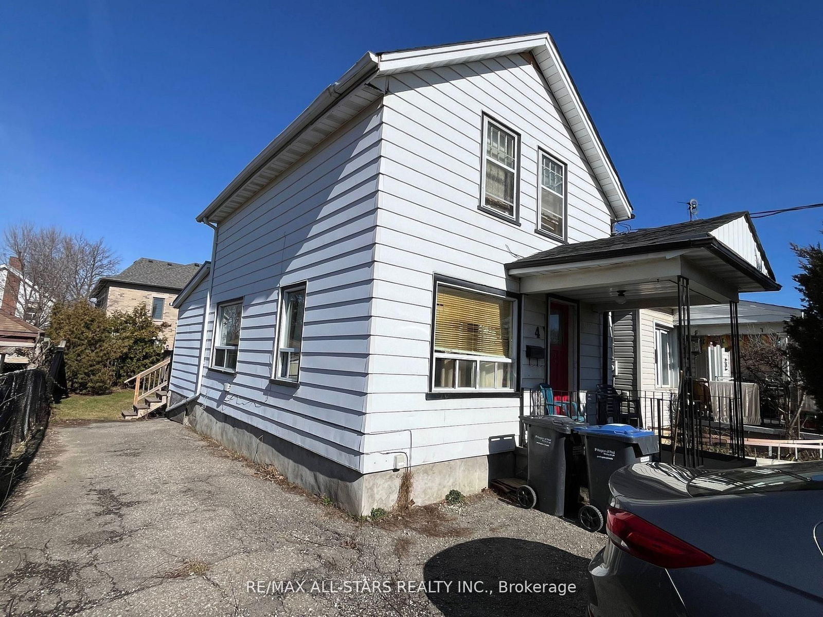 Listing photo 2