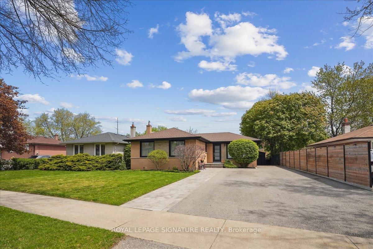 Detached House for sale at 1254 Epton Crescent, Mississauga, Clarkson, L5J 1R8 - MLS: W12148133