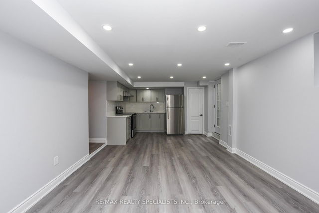 BSMNT - 410 Burnhamthorpe Road