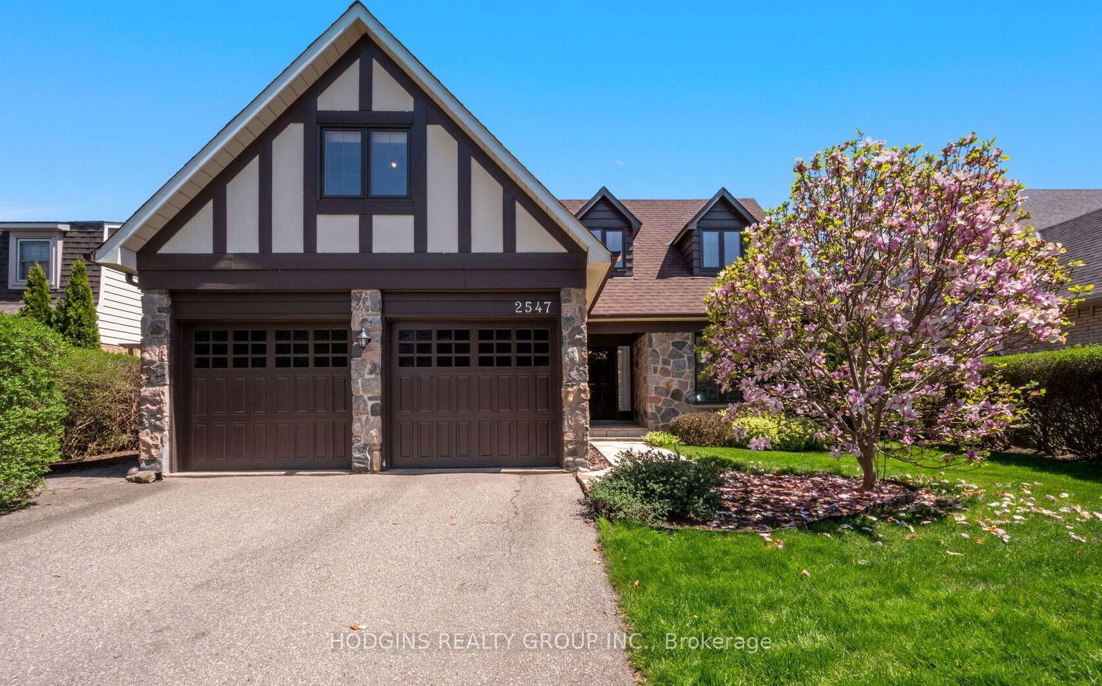 Detached House for sale at 2547 King Richard's Place, Mississauga, Sheridan, L5K 2H5 - MLS: W12148396