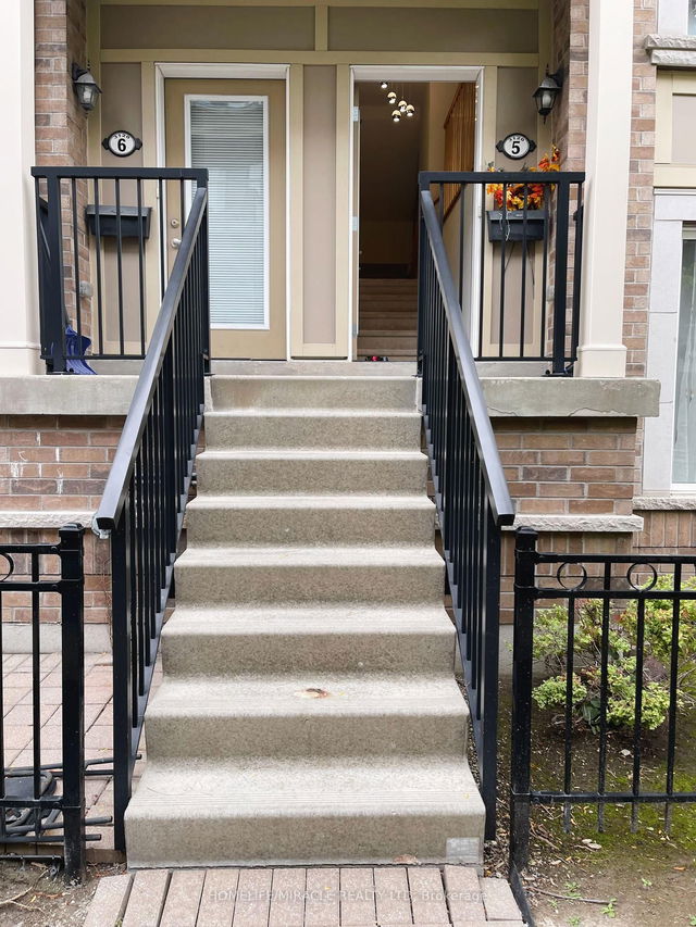 3120 Boxford Crescent
