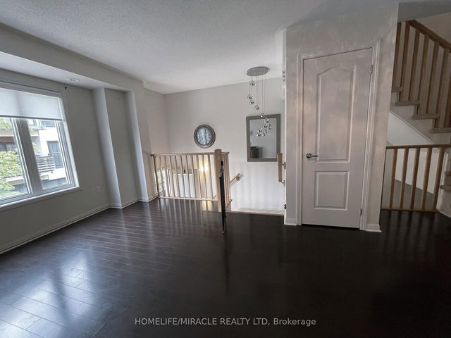 3120 Boxford Crescent