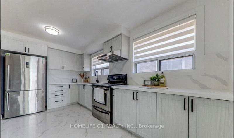 12 Primula Cres, Toronto, M9L 1K1 | Image 3